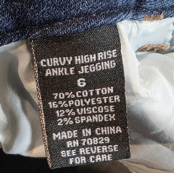 Rue21 Curvy High Rise Ankle Jegging Distressed Size 6 - Picture 5 of 5